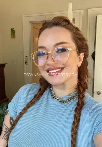 Townsville escorts Hanna — 1