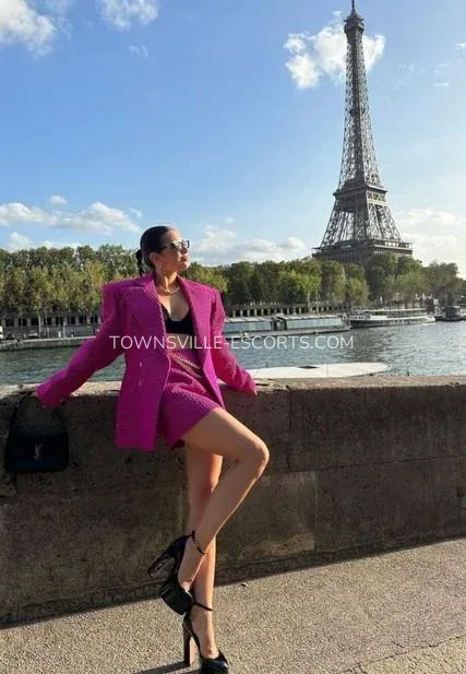 Townsville escorts Yvonne — 8