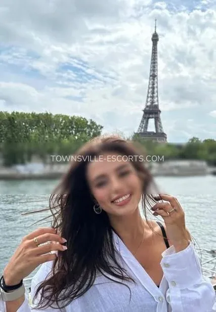Townsville escorts Katrina — 5