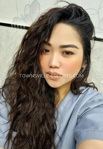 Townsville escorts Makayla — 2