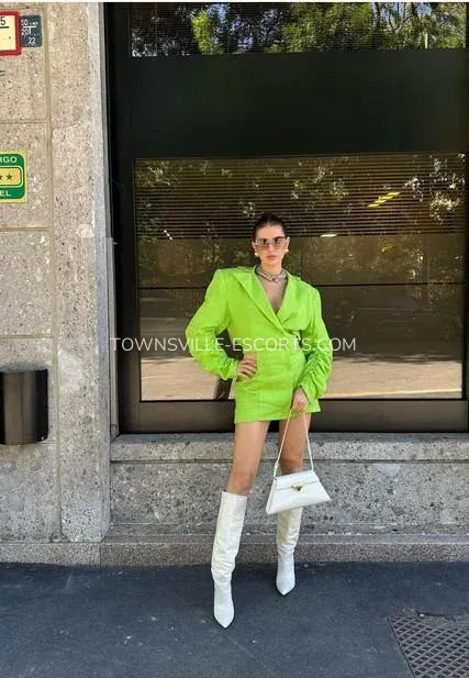 Townsville escorts Yvonne — 6