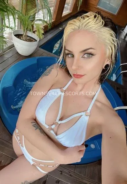 Townsville escorts Laura — 1