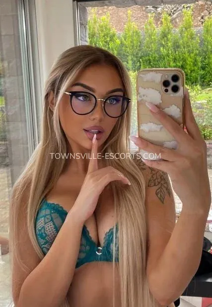 Townsville escorts Danielle — 3