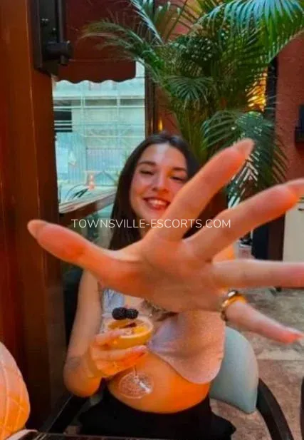 Townsville escorts Hanna — 1