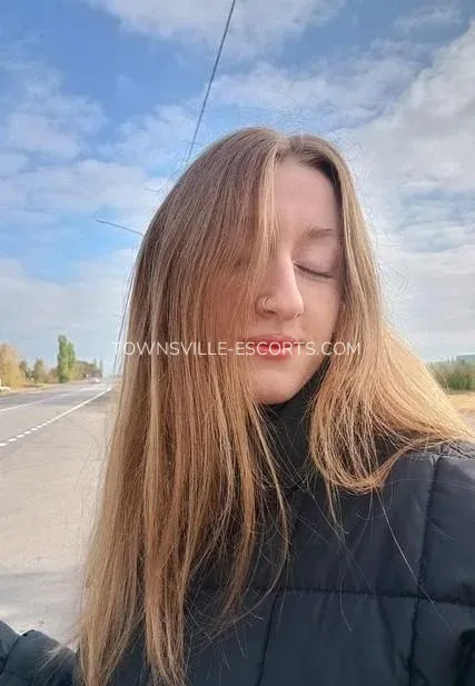 Townsville escorts Lindsay — 1