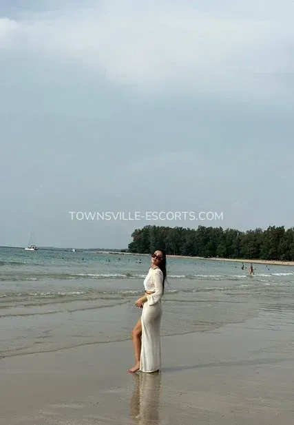 Townsville escorts Louise — 6