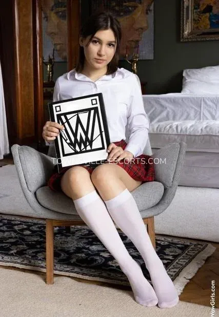 Townsville escorts Linnéa — 3