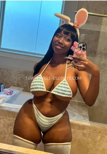 Townsville escorts Caitlyn — 7
