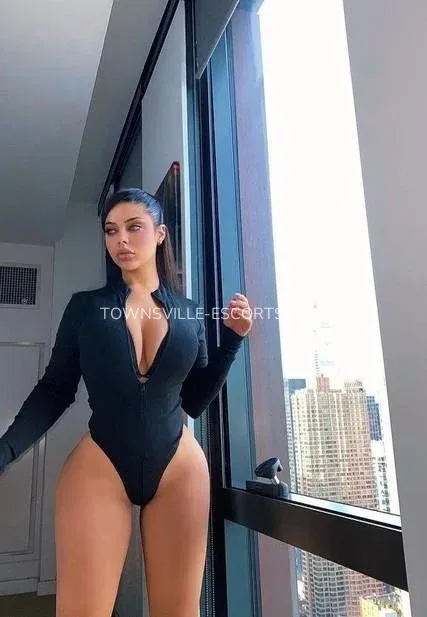 Townsville escorts Linnéa — 3