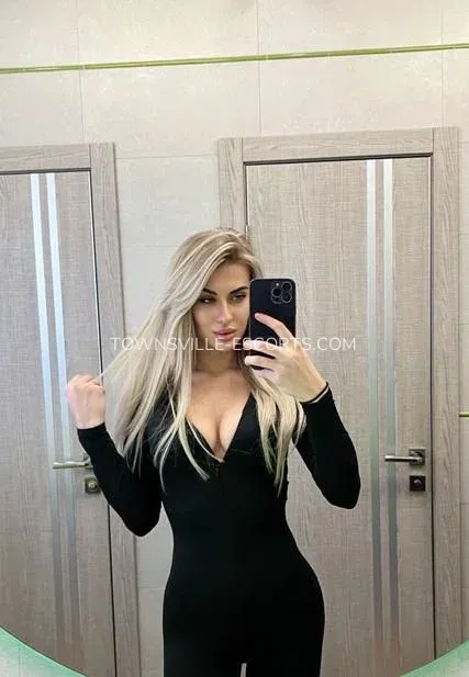 Townsville escorts Caitlyn — 7