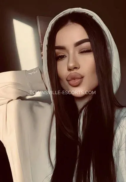 Townsville escorts Hannah — 3