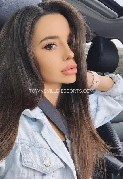 Townsville escorts Caliope — 1