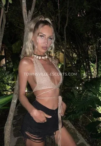 Townsville escorts Arianna — 3