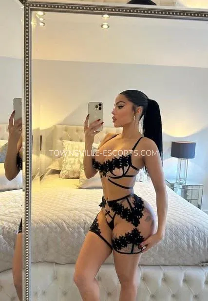 Townsville escorts Arianna — 3