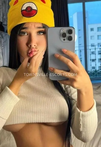 Townsville escorts Mia