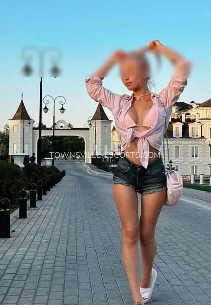 Townsville escorts Caitlin — 1