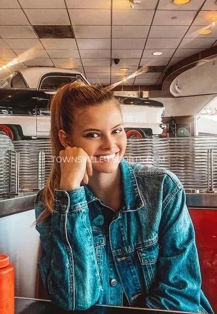 Townsville escorts Katrina — 7