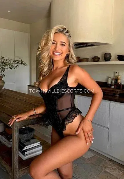 Townsville escorts Märta — 1