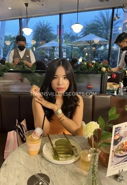 Townsville escorts Laura