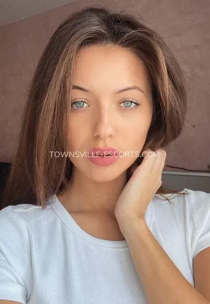 Townsville escorts Aurora — 4