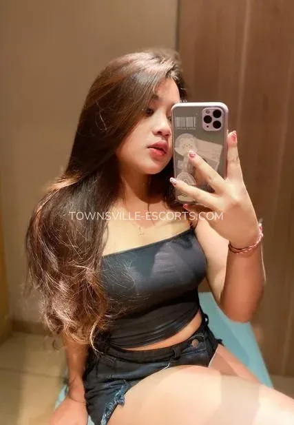 Townsville escorts Katrina — 4